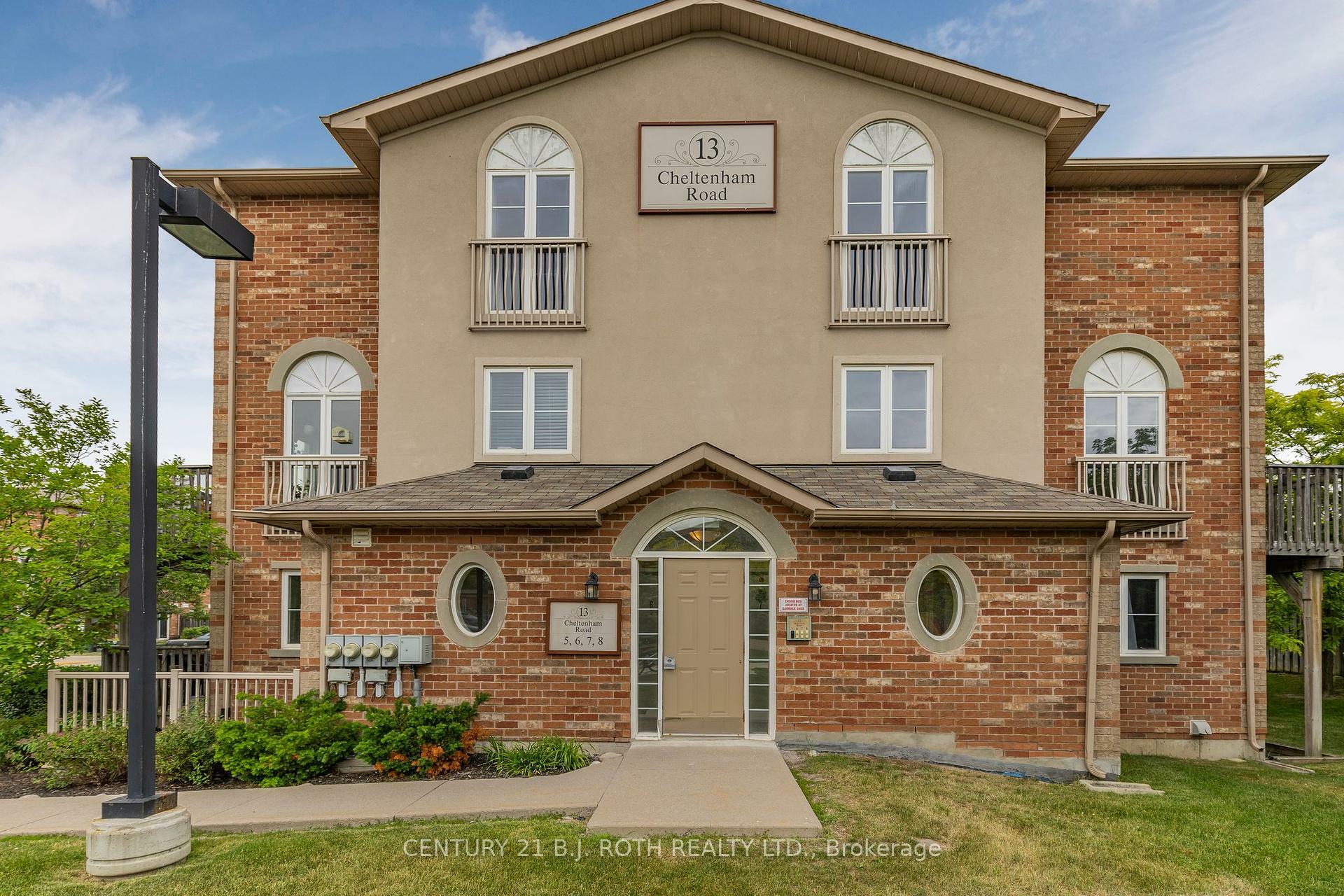 Photo de la propriété: 13 Cheltenham Road 7 ON L4M 0E7