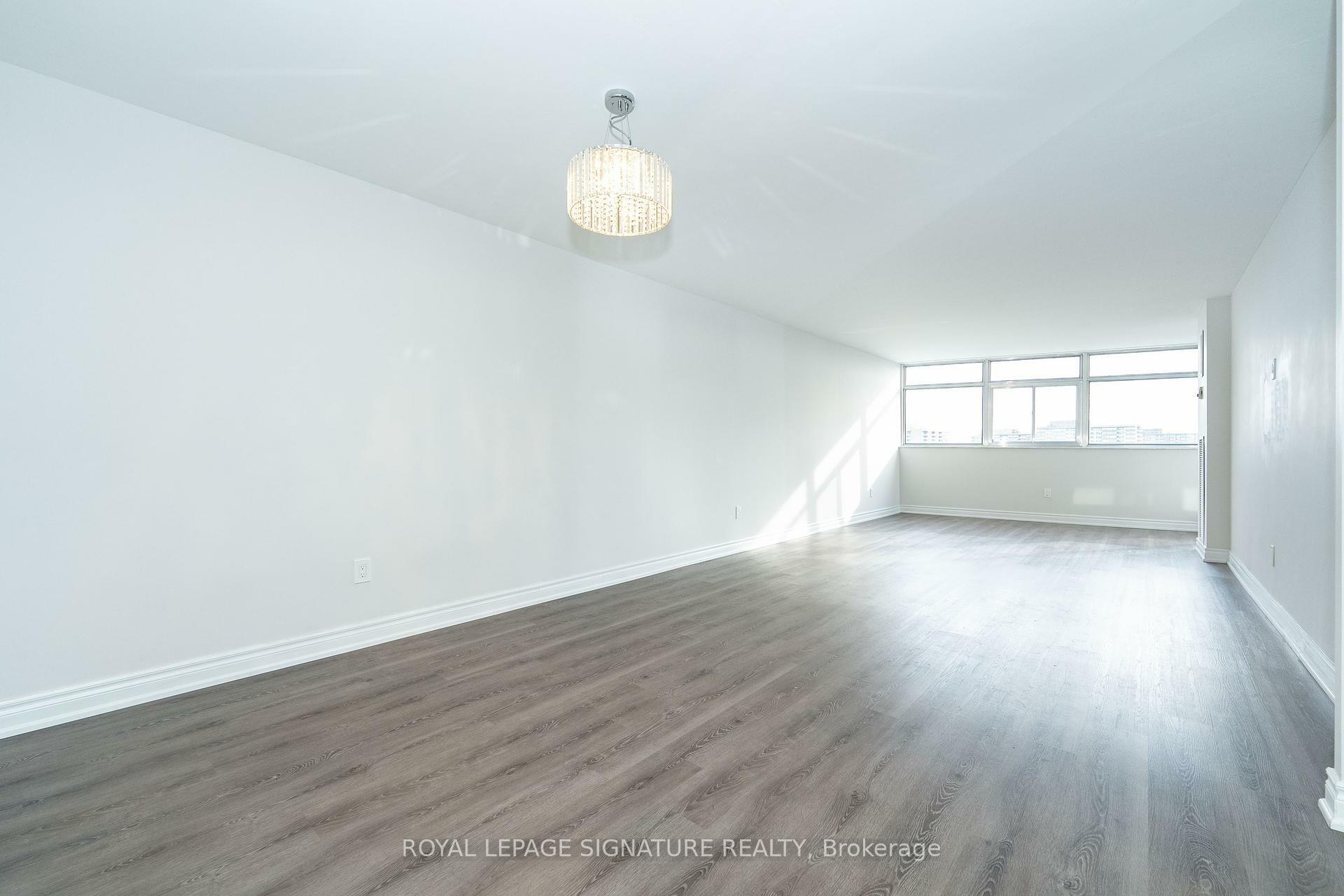 Property Photo: 3151 Bridletowne Circle 1802 ON M1W 2T1