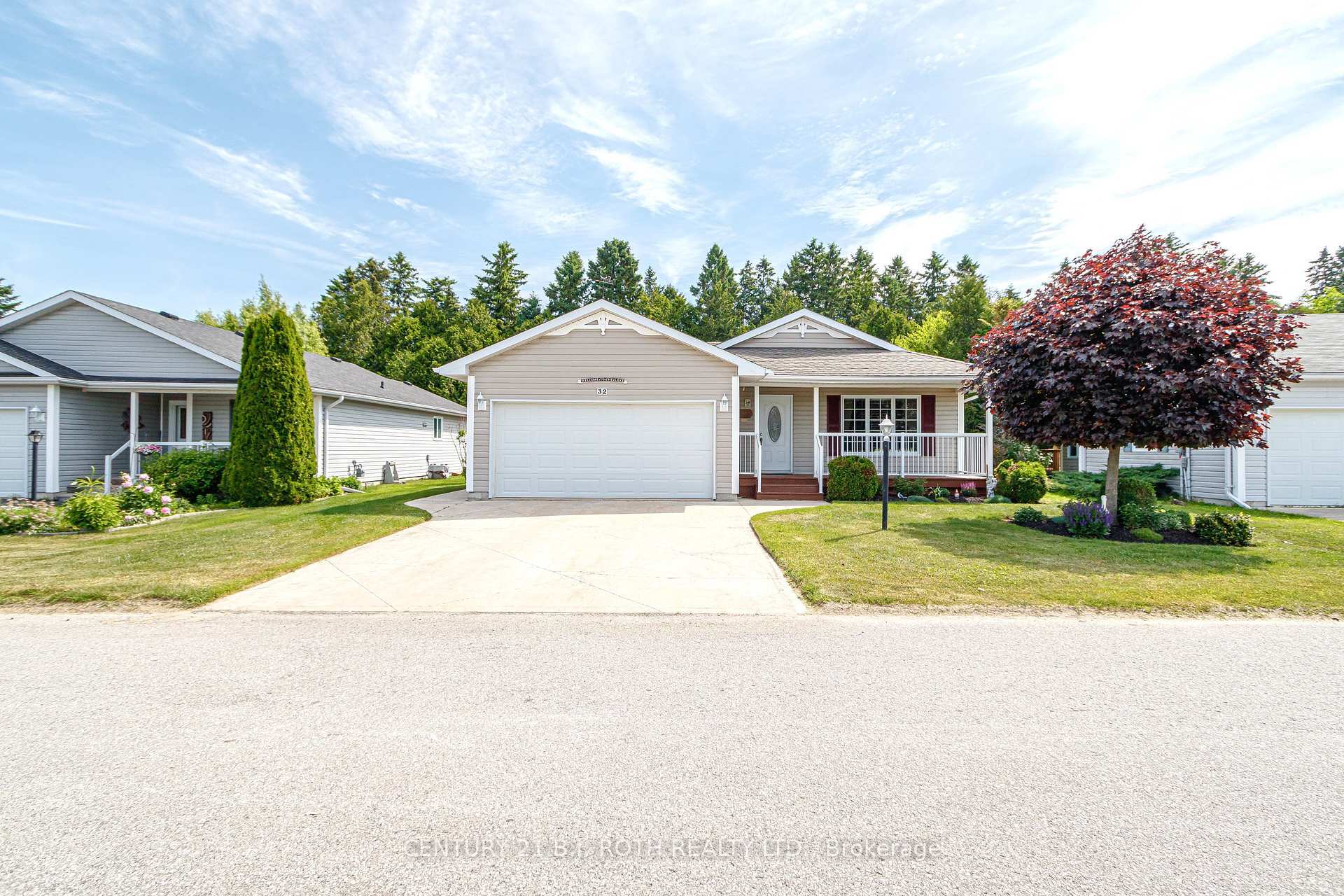 Property Photo: 32 Illinois Crescent ON L9Z 3A8
