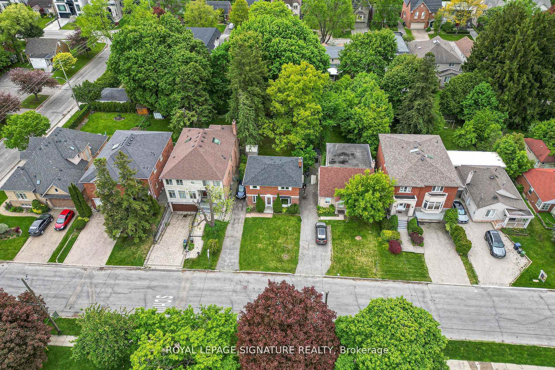 Photo de la propriété: 115 McKee Avenue ON M2N 4C2
