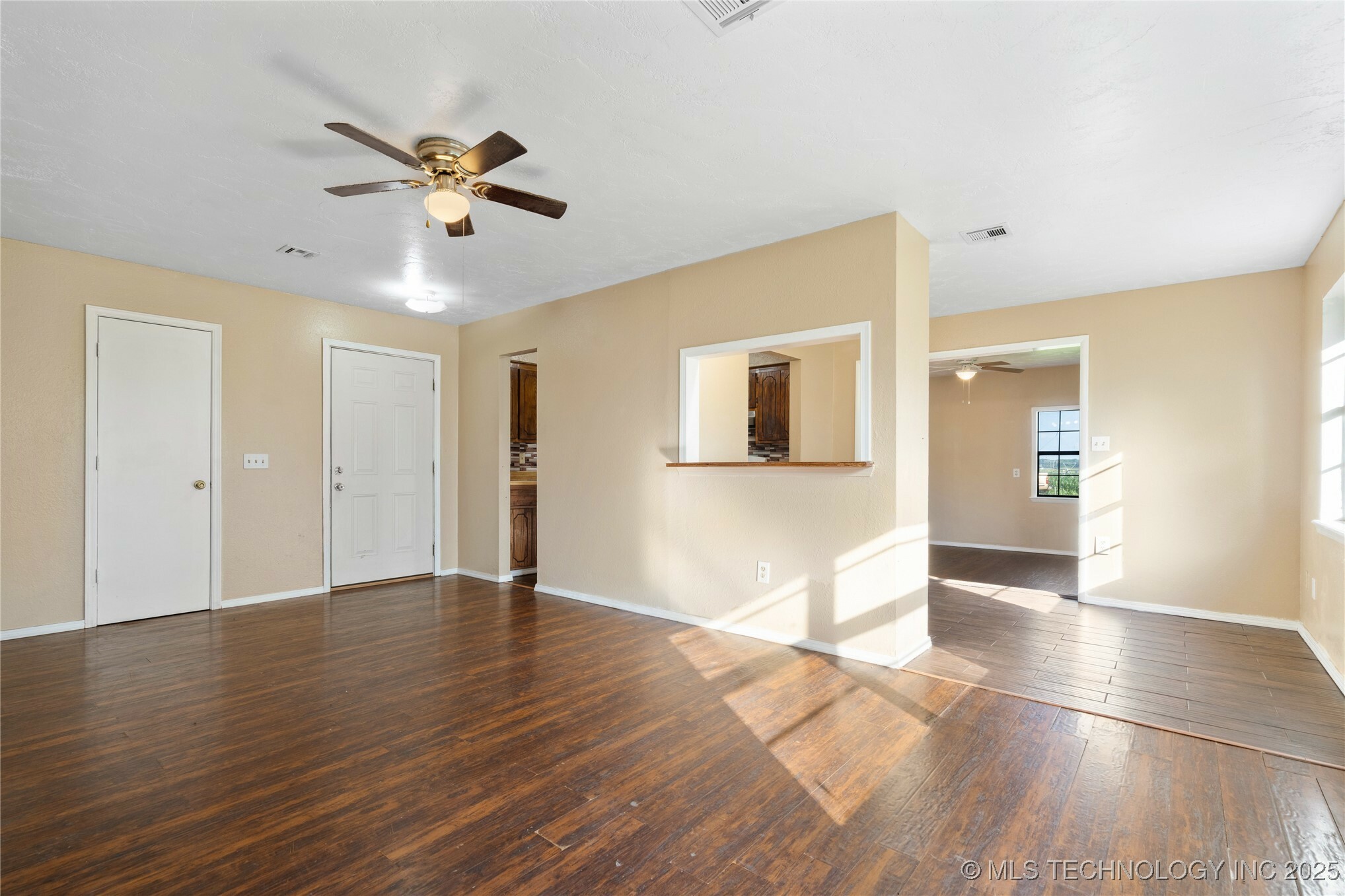 Property Photo: 107 Geneva Circle OK 74435