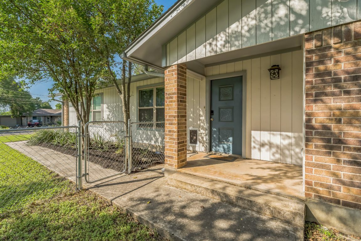Property Photo: 500 Park Place TX 78666