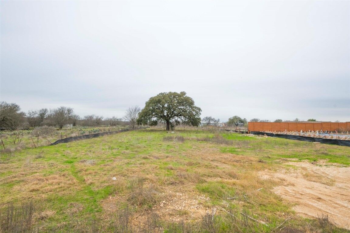 Property Photo: 312 Monterey Oak Trail TX 78628