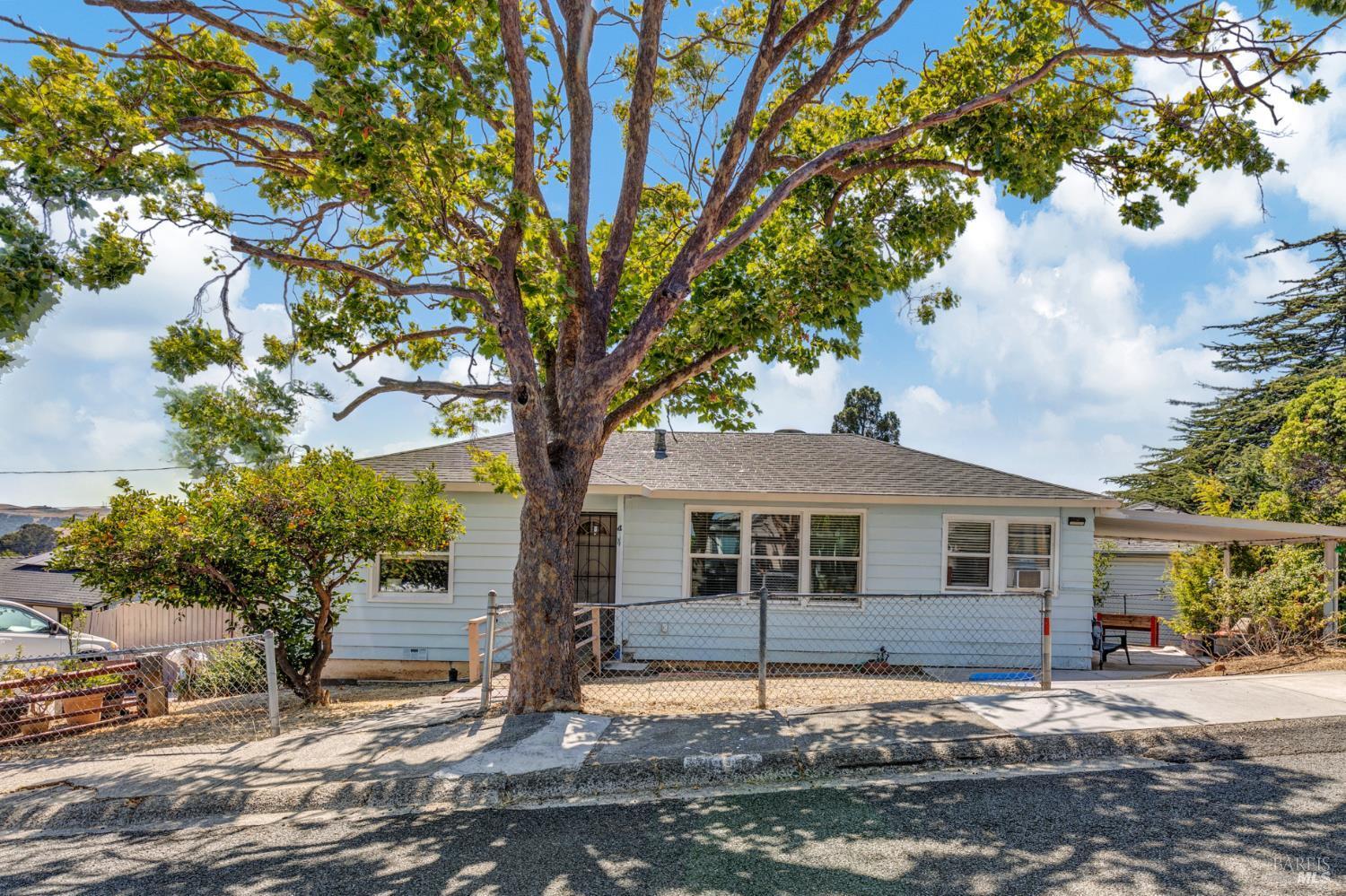 Property Photo: 40 La Cruz Avenue CA 94510