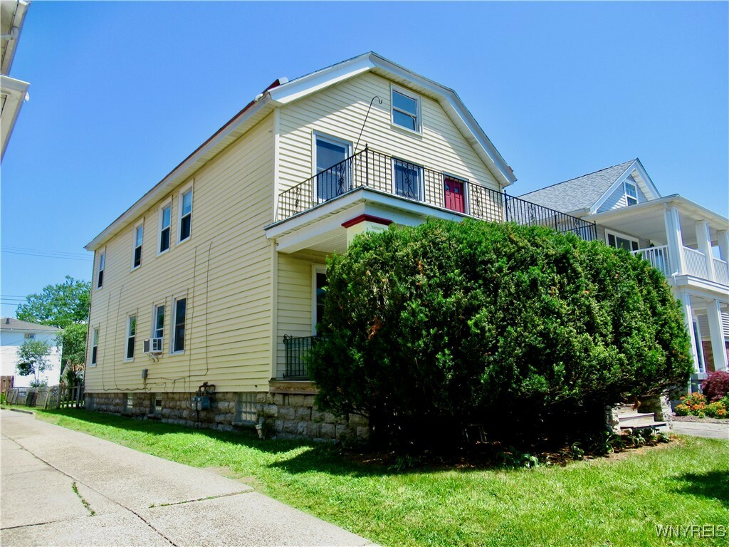 Property Photo: 818 Amherst Street NY 14216