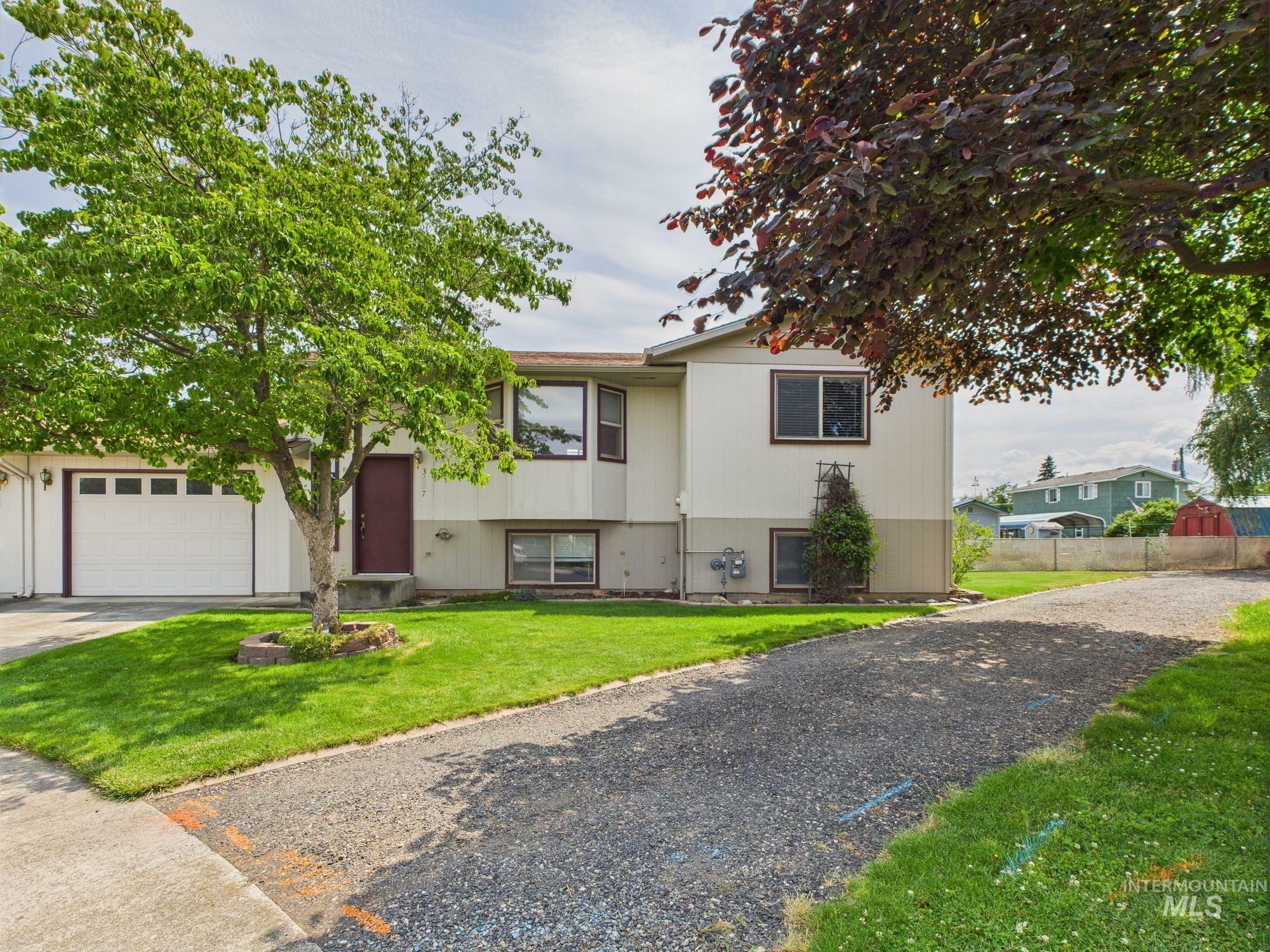 Property Photo: 3427 7th St D ID 83501