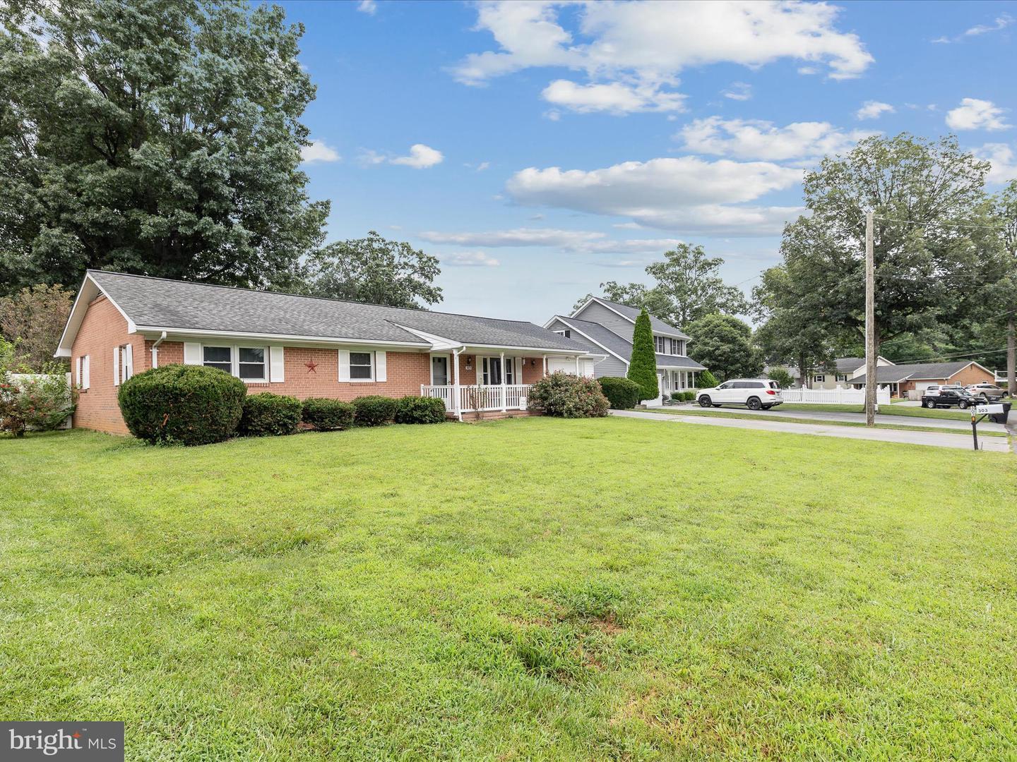 Property Photo: 303 Beechcroft Road VA 22601
