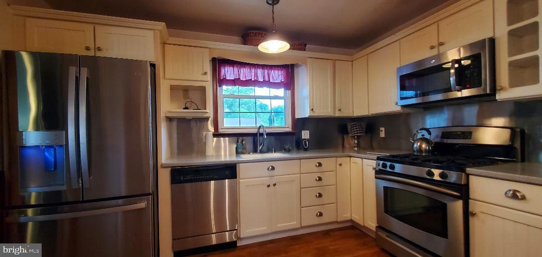 Property Photo:  204 Lakeside Drive  NJ 08028 