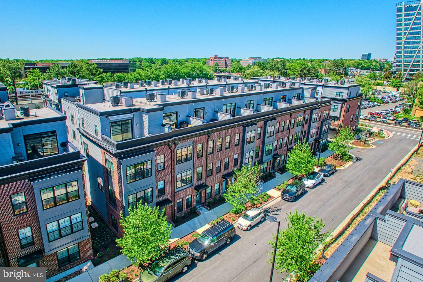 Property Photo: 11237 Beaker Street VA 20190
