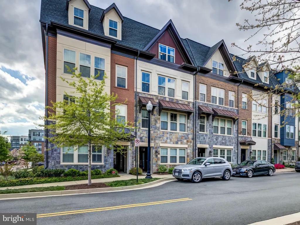 1336 S Quinn Street  Arlington VA 22204 photo