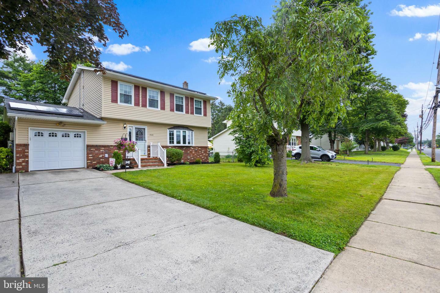 Property Photo:  2028 S Olden Avenue  NJ 08610 