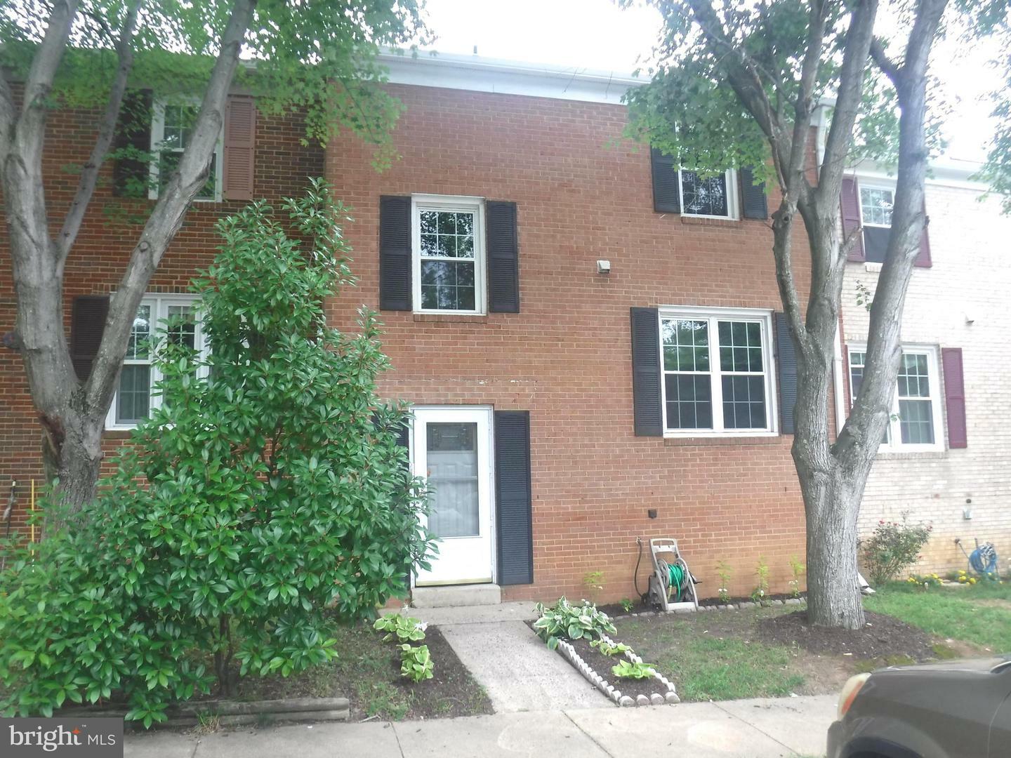 Property Photo: 7753 Durer Court VA 22153