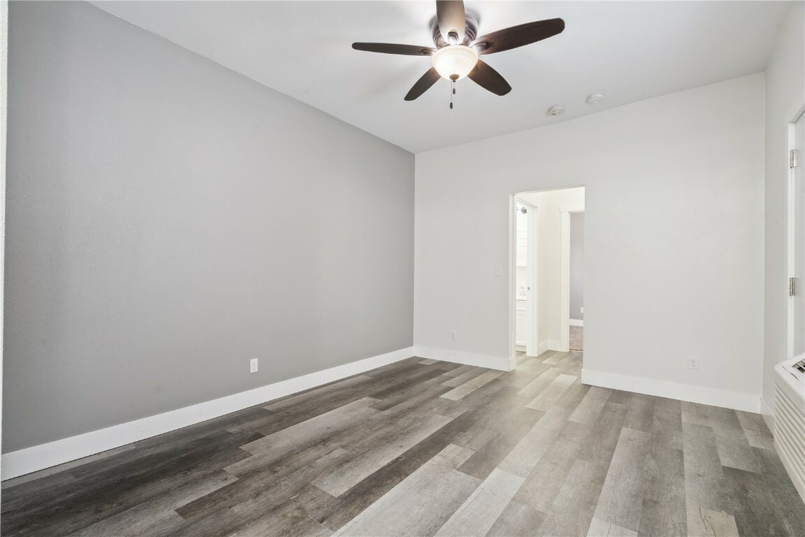 Property Photo: 702 9th St SW IA 52404