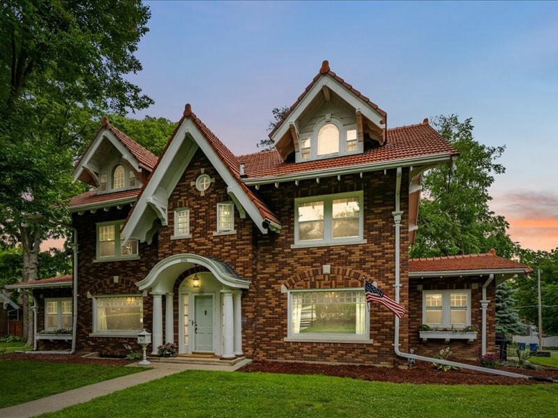 206 Kingbard Boulevard  Waterloo IA 50701 photo