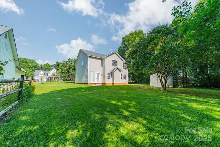 Property Photo: 4230 Chatterleigh Drive NC 28110