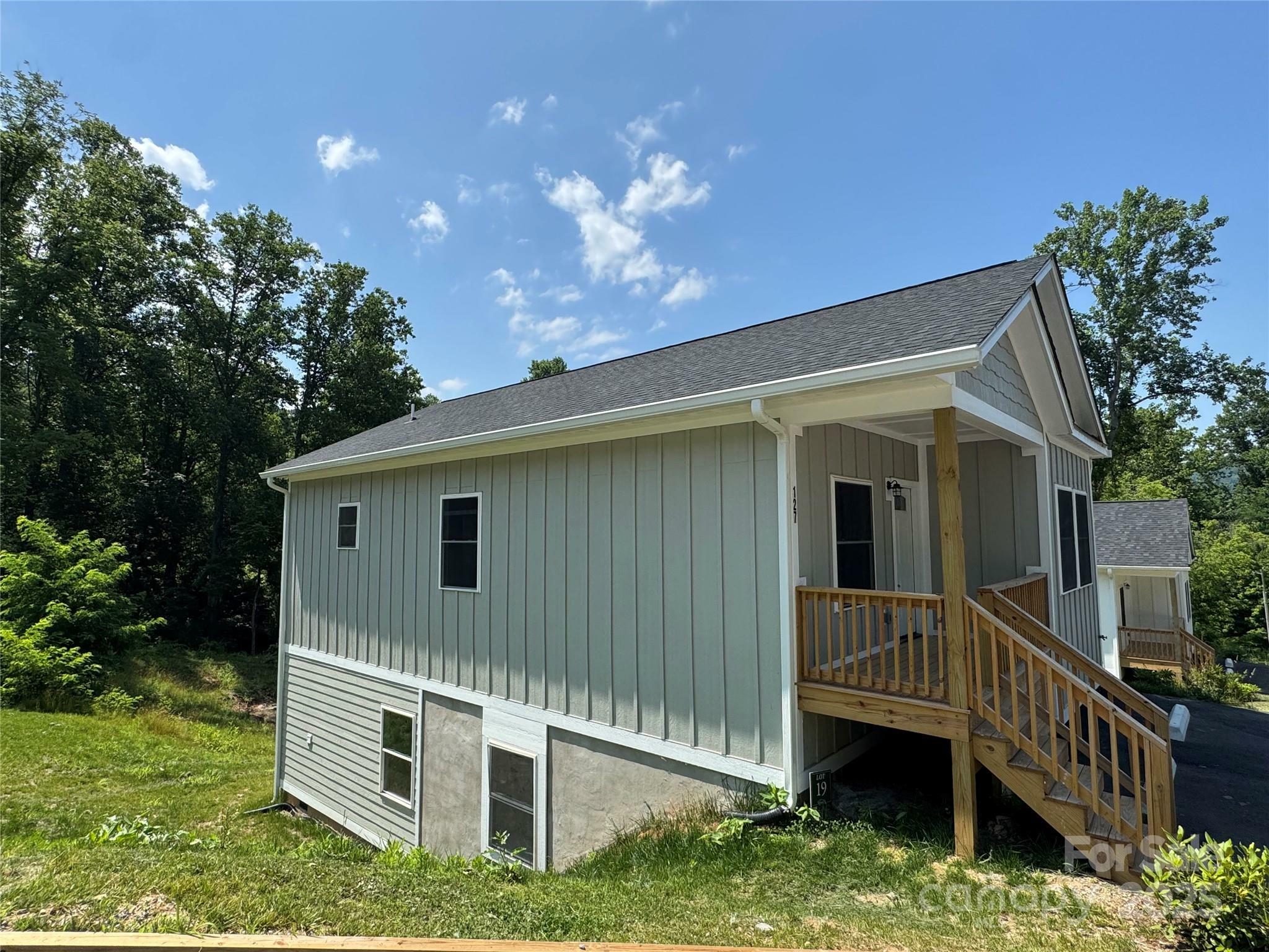Property Photo: 127 Northbend Drive NC 28804