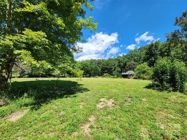 Property Photo: 2978 Nc 9 Highway NC 28711