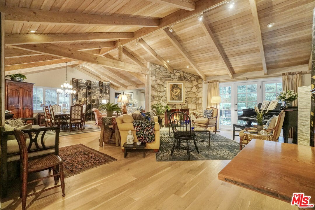 Property Photo: 9420 Eden Dr CA 90210