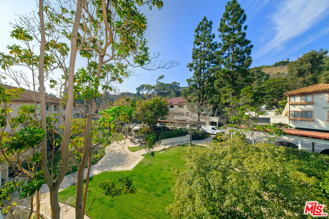 Property Photo: 501 Palisades Dr CA 90272