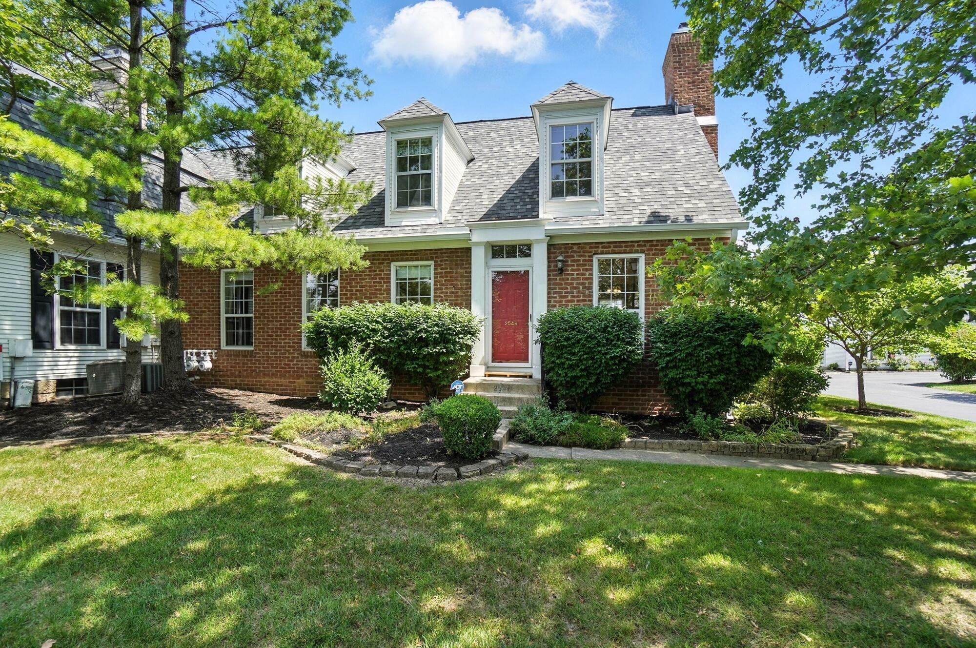 Property Photo: 2548 Swan Drive OH 43123
