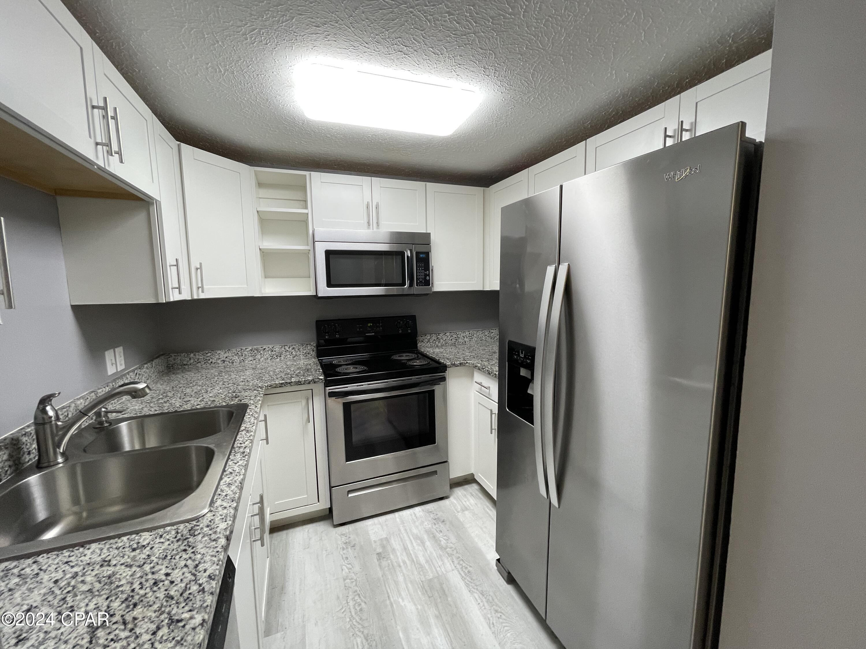 Property Photo: 816 Bradley Circle FL 32444