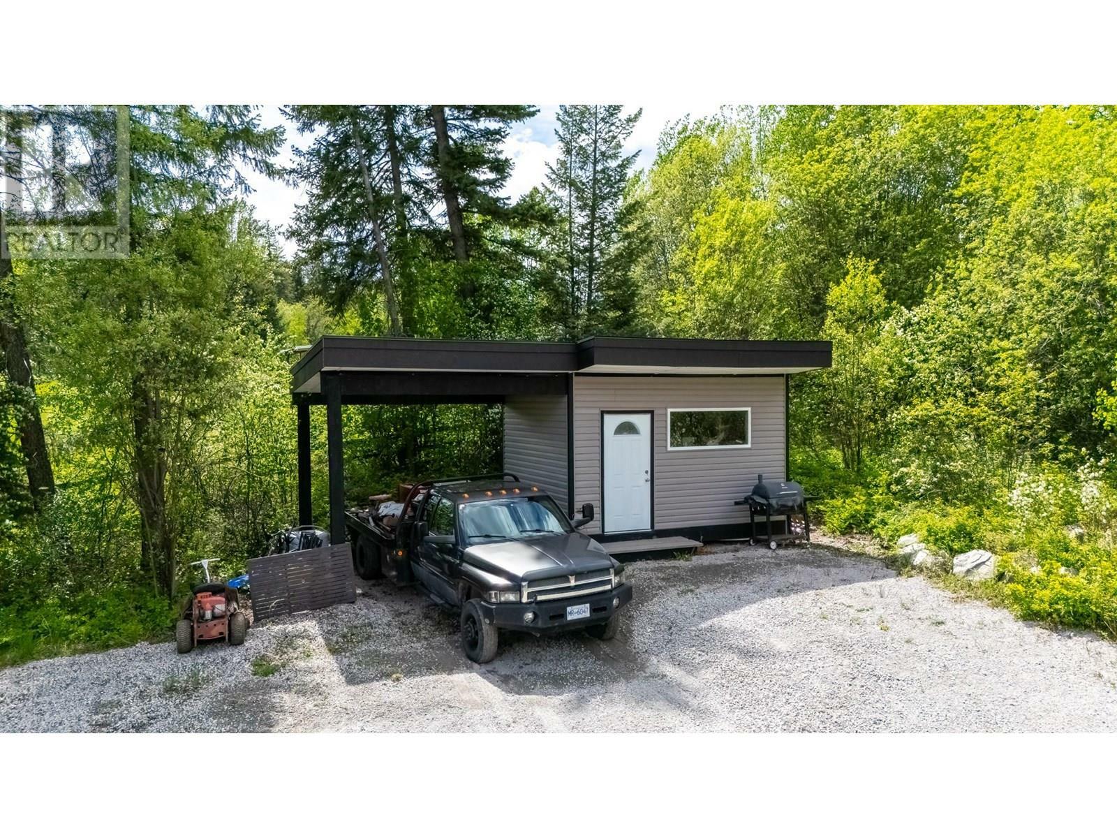 Photo de la propriété: 3402 McKellar Road BC V4T 1W1
