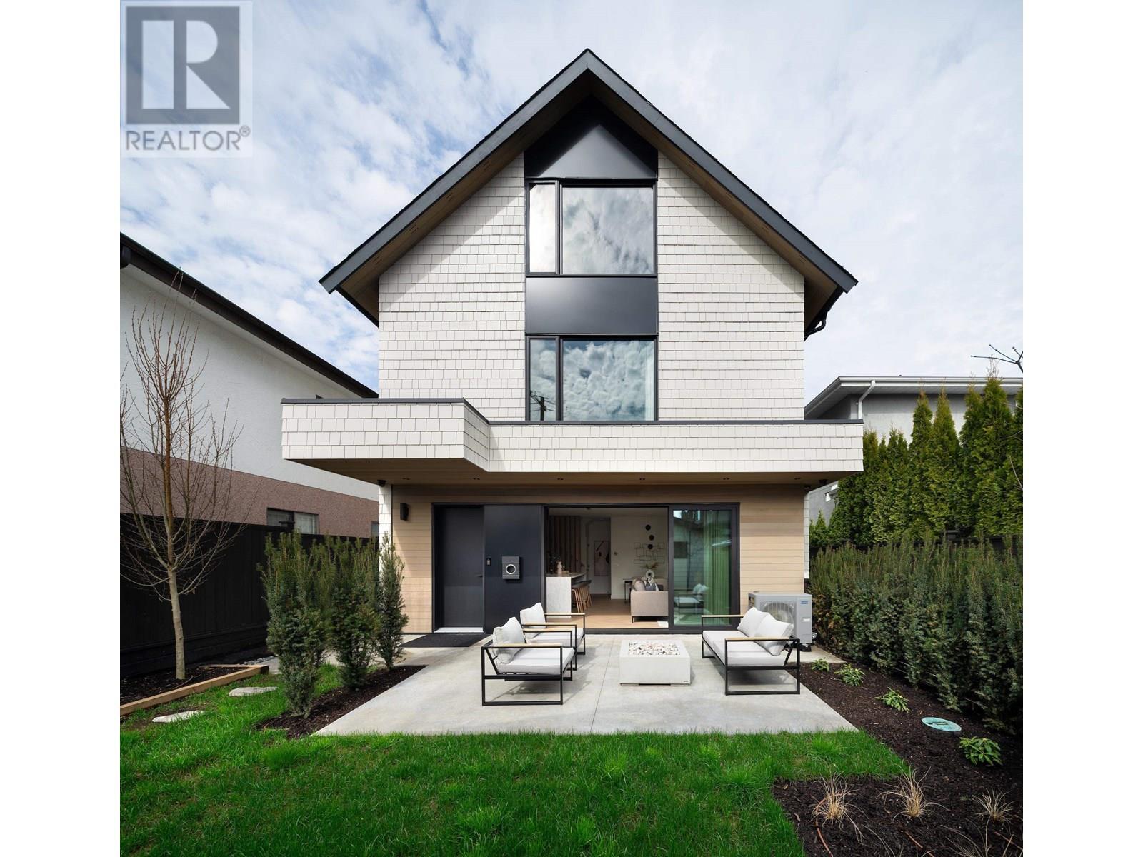 Property Photo: 280 East 32 Avenue 2 BC V5V 2Y3