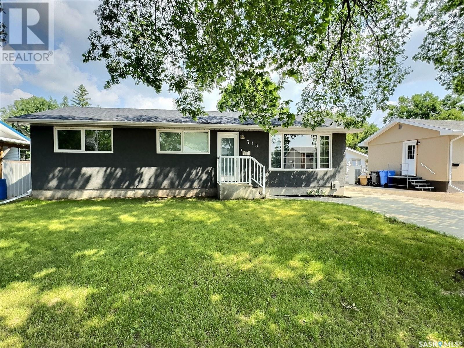 713 Albert Street  Estevan SK S4A 1R7 photo