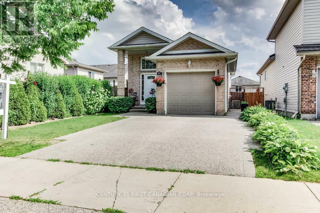 Photo de la propriété: 11 Banbury Road ON N5Z 5E8