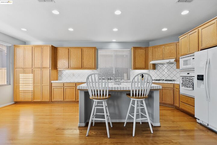 Property Photo:  217 Dorchester Ct  CA 94505 