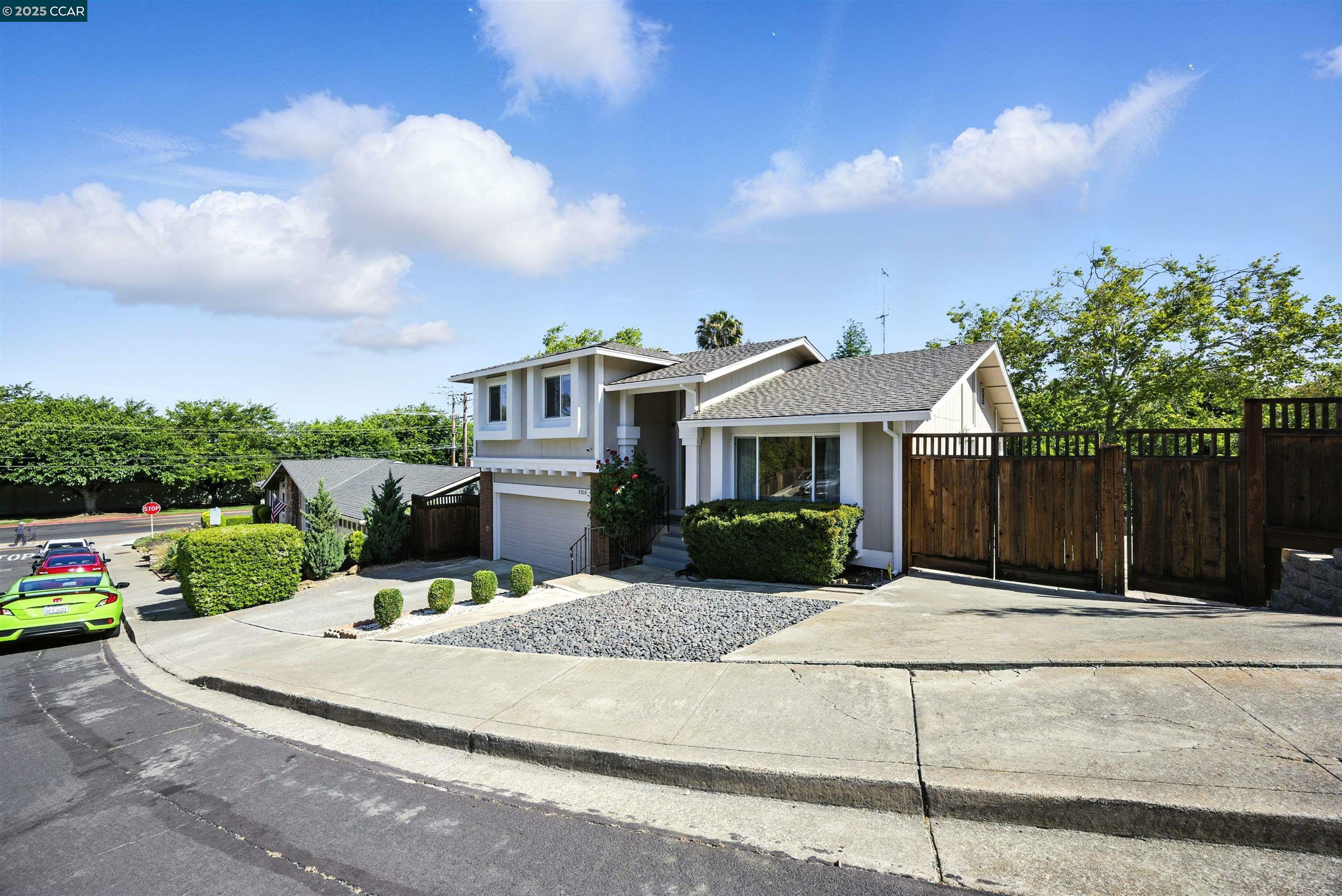 Property Photo:  5205 Forrestgreen Ct  CA 94521 