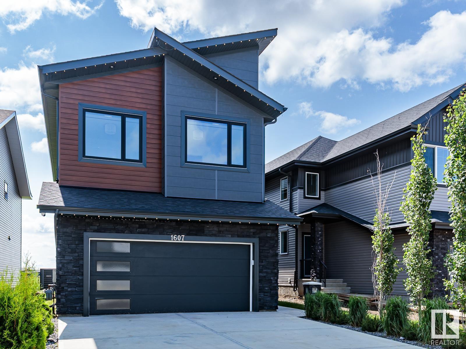Photo de la propriété: 1607 157 Street SW AB T6W 4J8