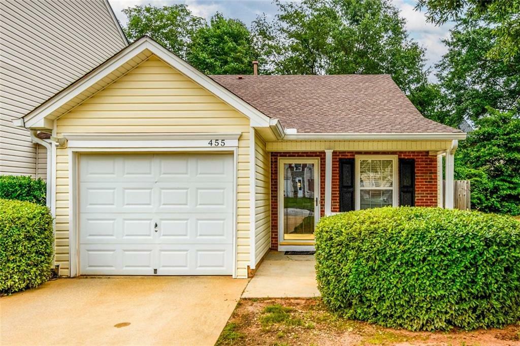 Property Photo: 455 Lakeside Circle GA 30016