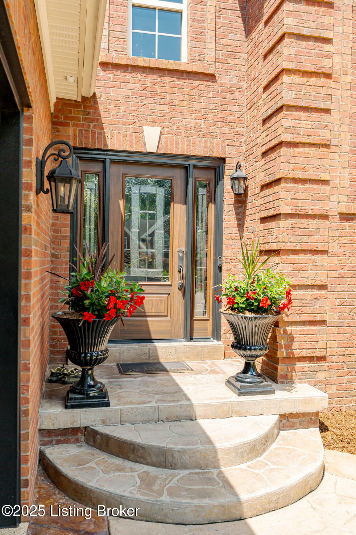 Property Photo: 17503 Polo Run Ln KY 40245