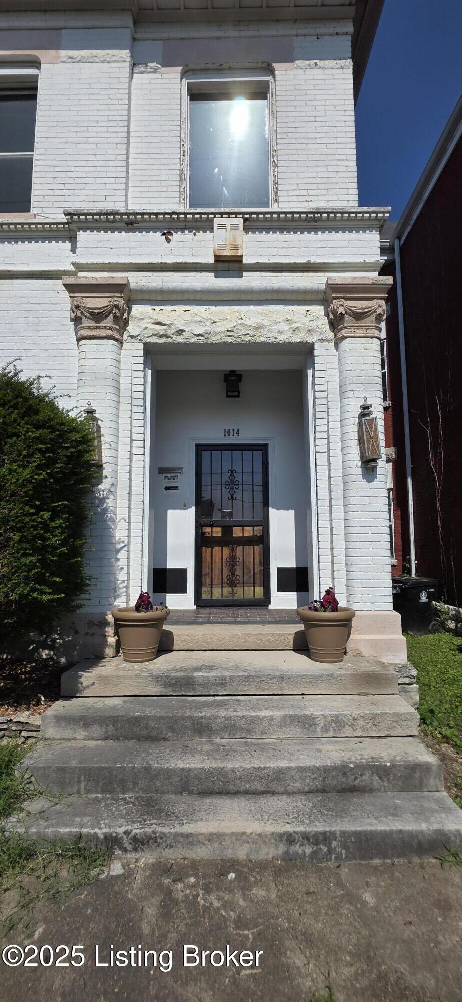 Property Photo: 1014 S Floyd St KY 40203
