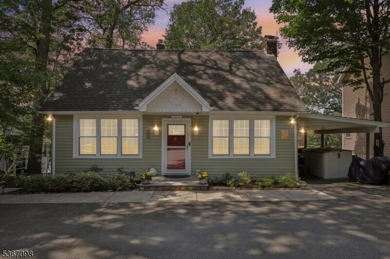 Property Photo: 105 Upper Lakeview Ave NJ 07456