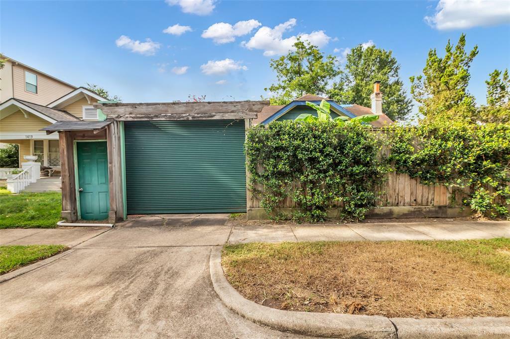 Property Photo: 1501 Bonnie Brae Street TX 77006
