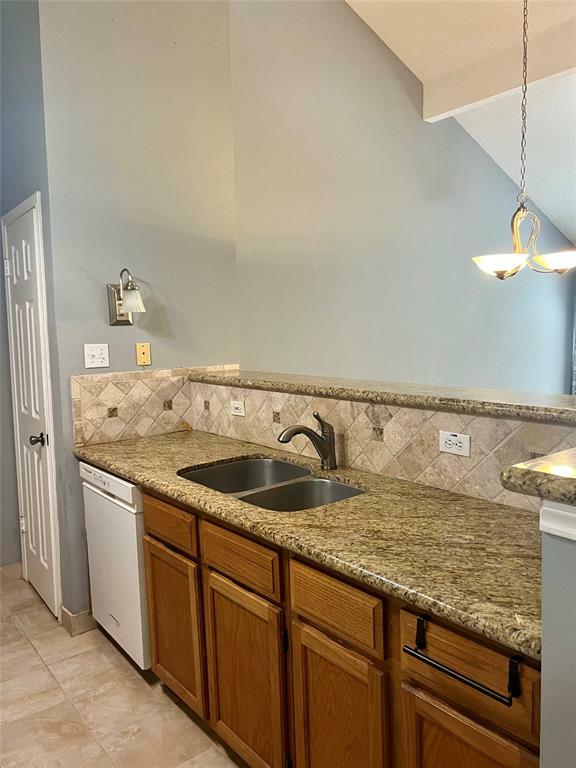 Property Photo: 667 E Country Grove Circle TX 77584
