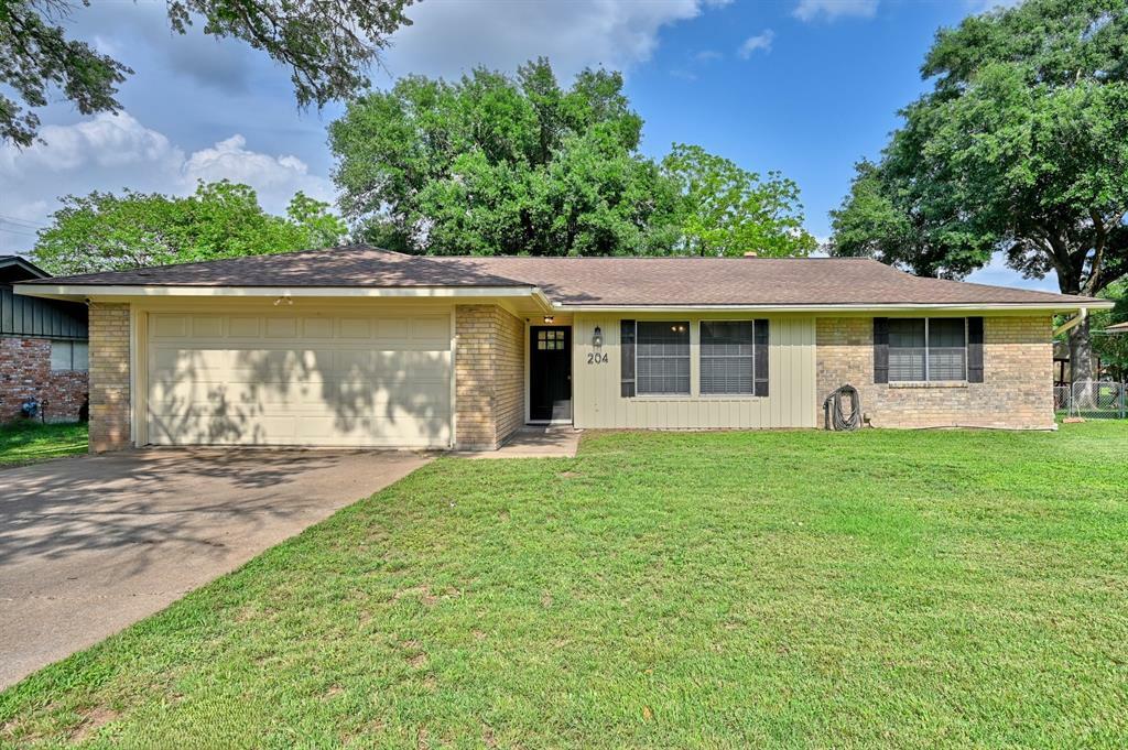 Property Photo: 204 Meadow Lane TX 77833