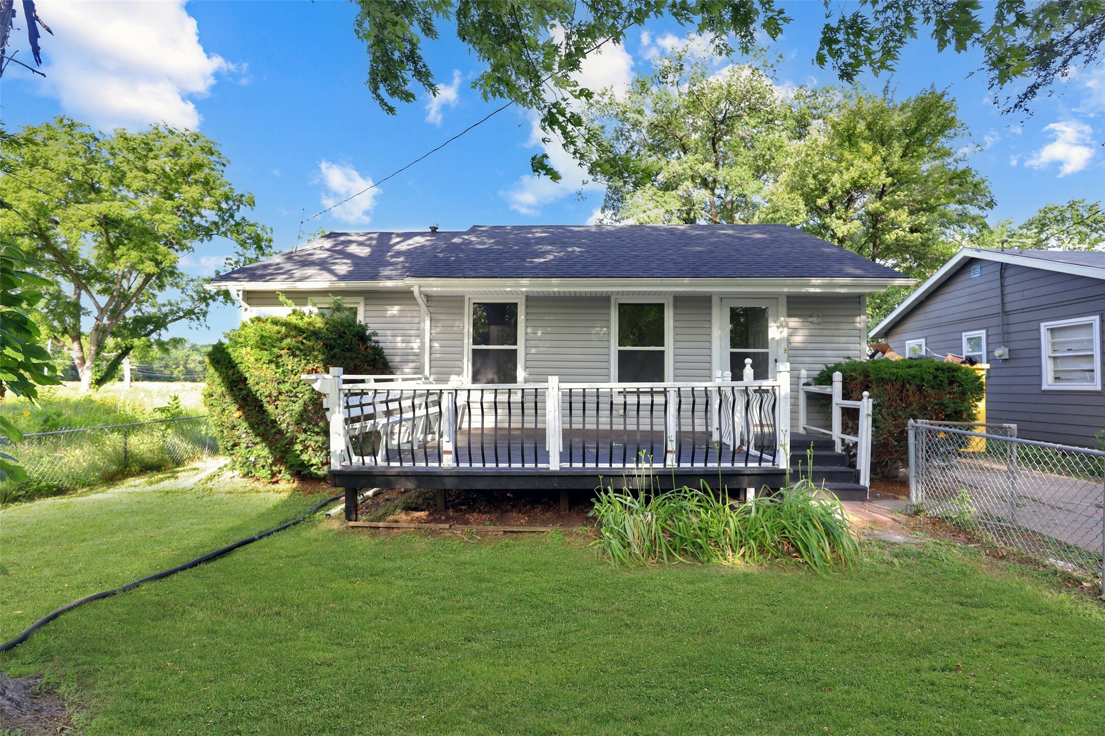 2420 E 37th Street  Des Moines IA 50317 photo