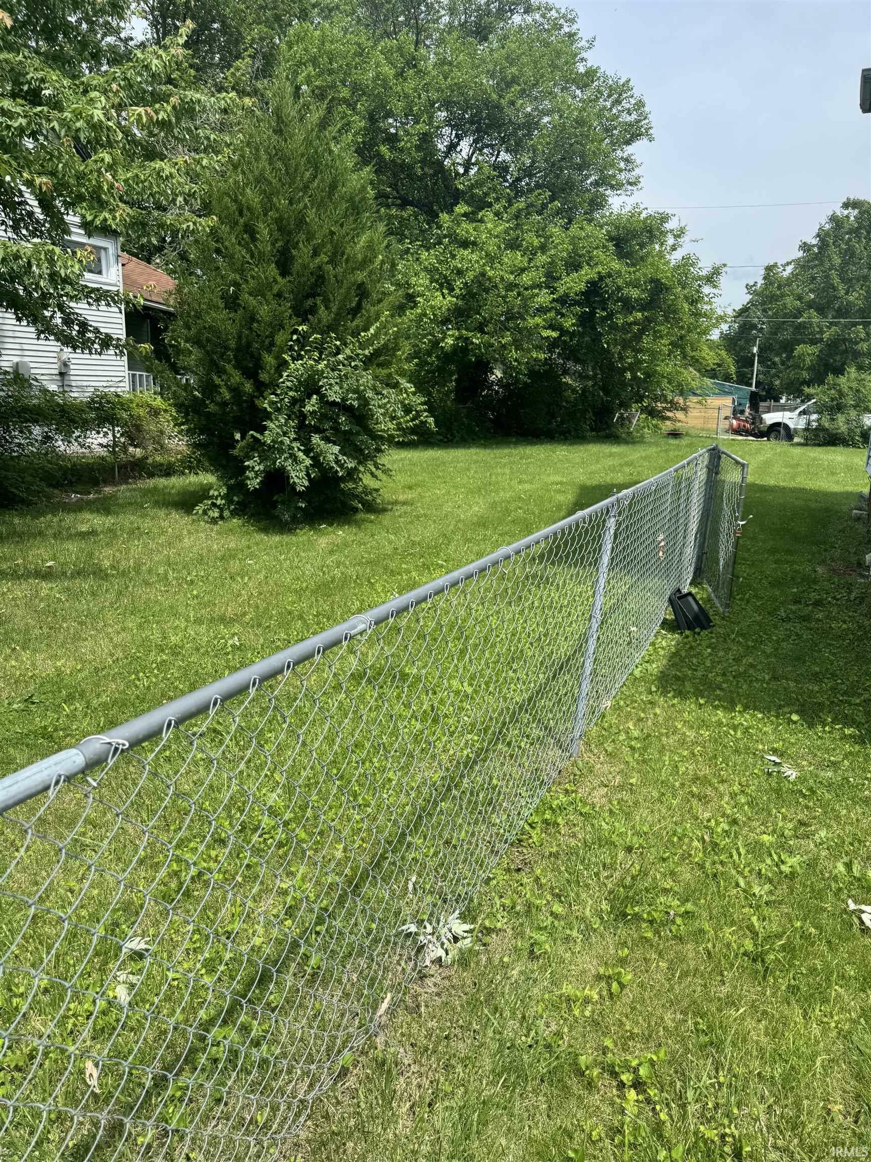 Property Photo: 527 E Leith Street IN 46806