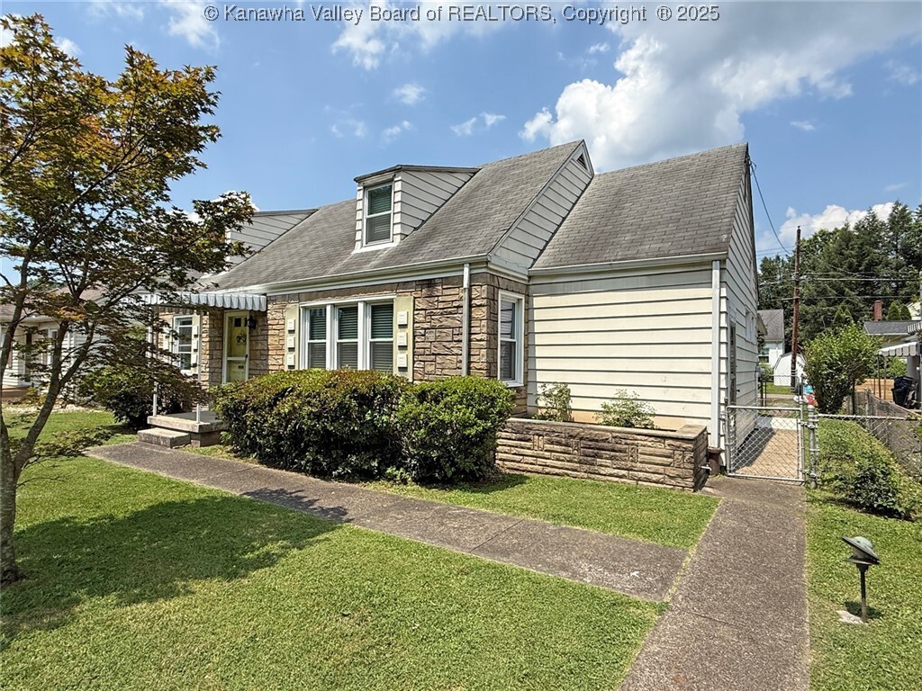 Property Photo: 4312 Lancaster Avenue WV 25304
