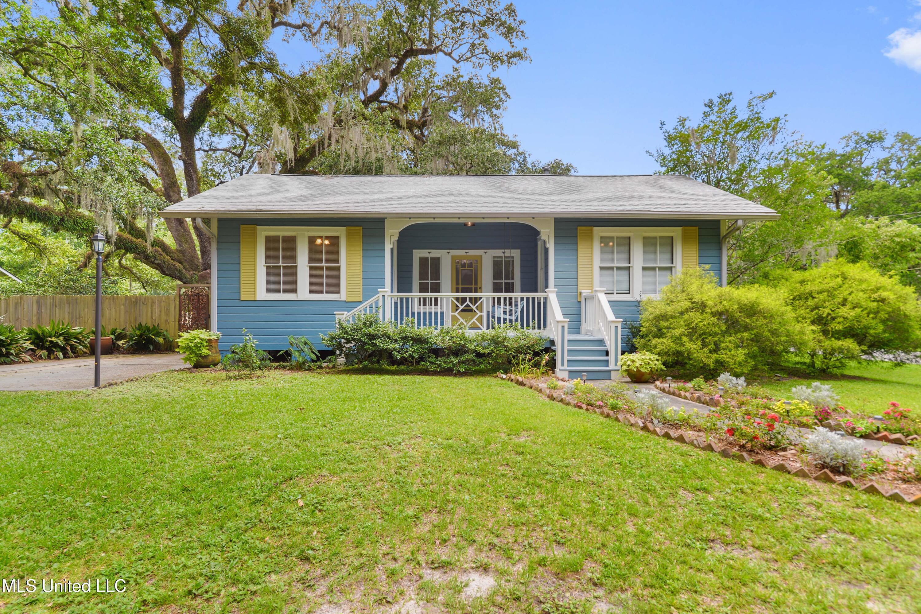 Property Photo: 929 Bridge Street MS 39507