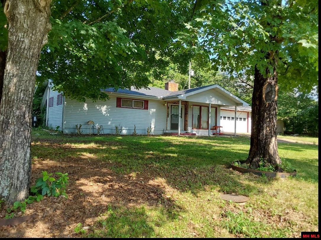 Property Photo: 401 S 6th Street AR 72634