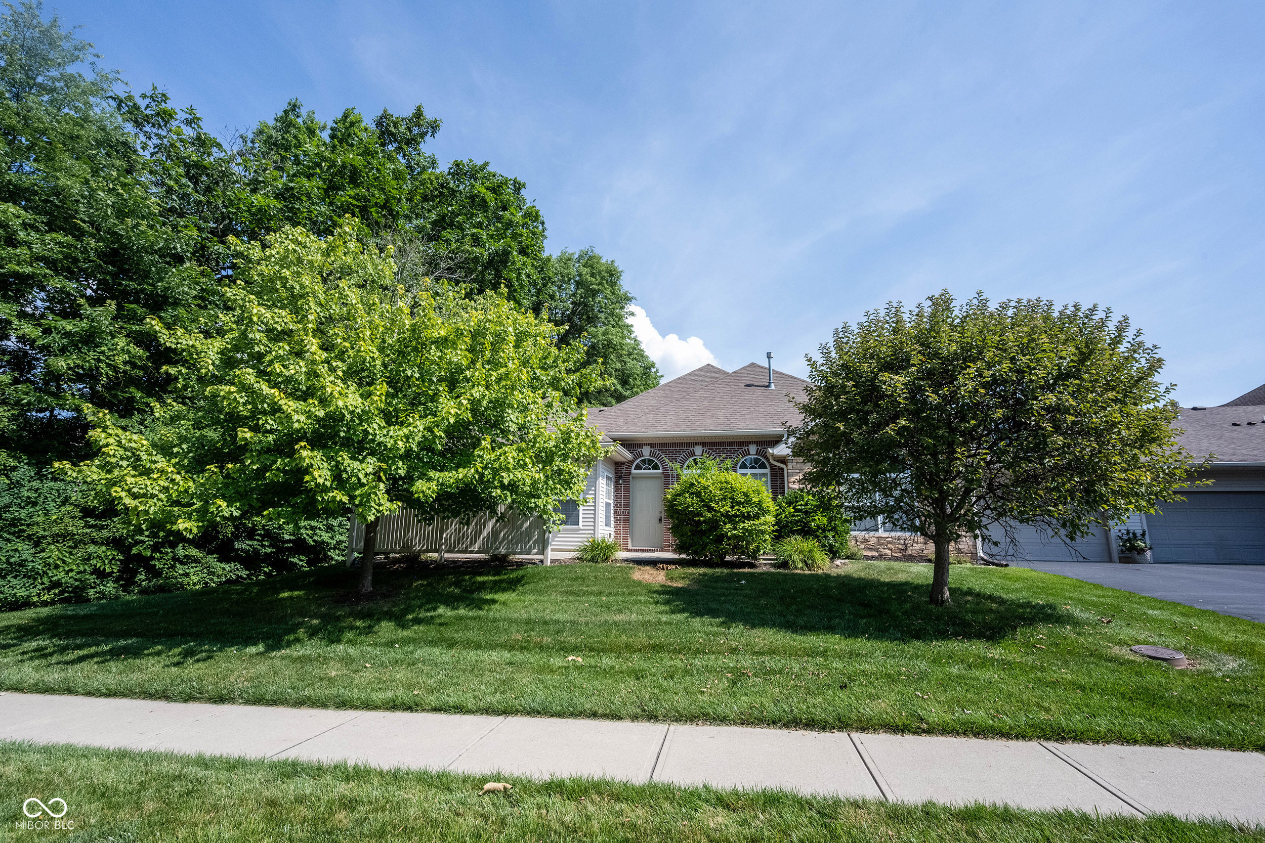 Property Photo: 6586 Quail Run IN 46038