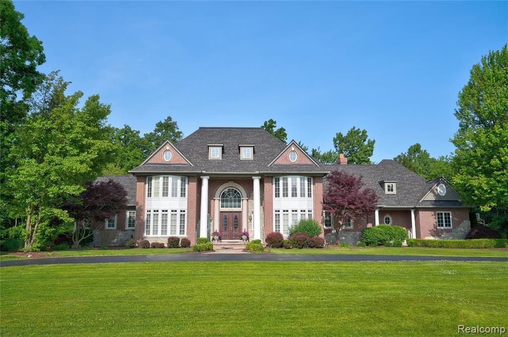 8356 Misty Meadows  Grand Blanc MI 48439 7427 photo