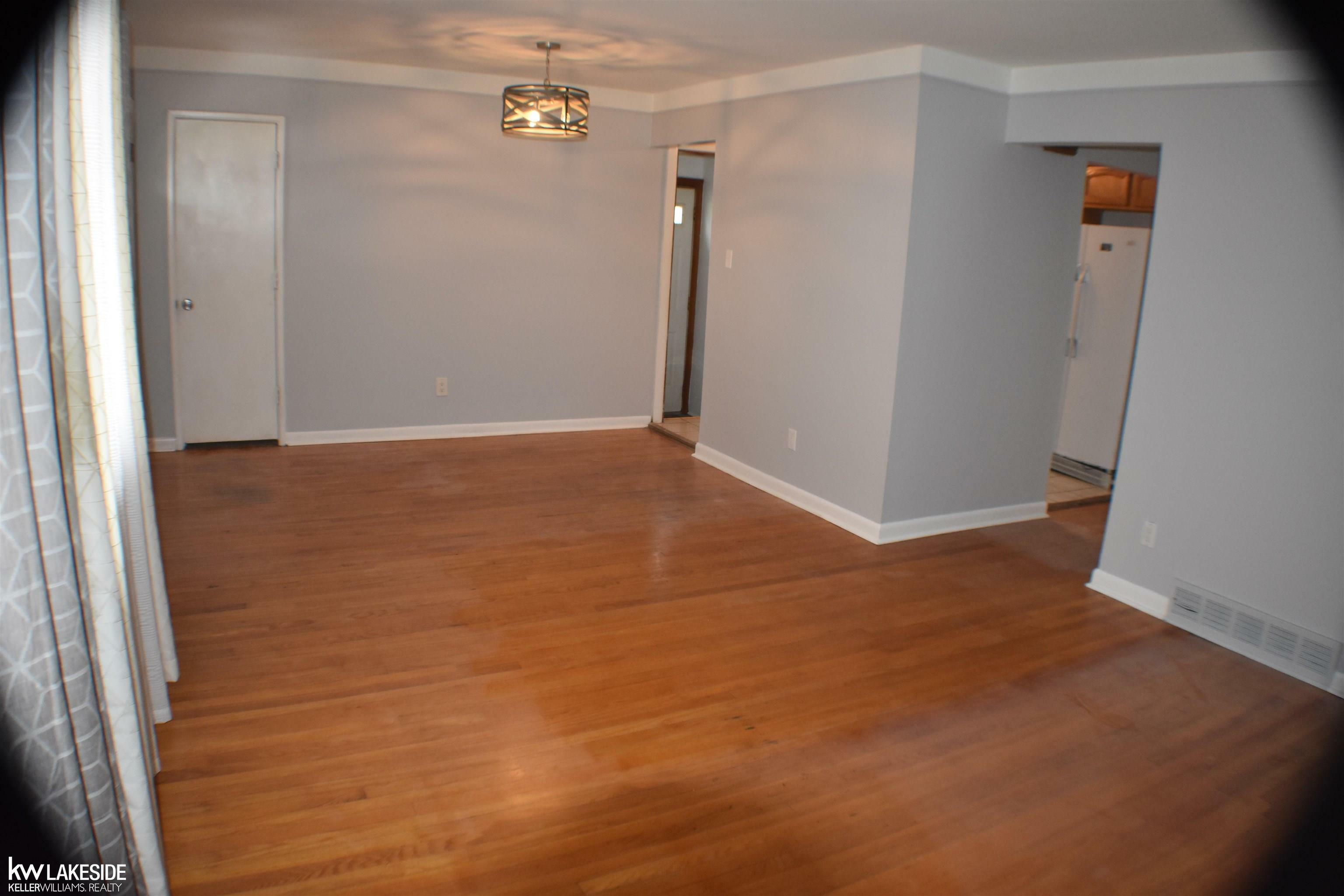 19508 Salisbury Street  Saint Clair Shores MI 48080 photo