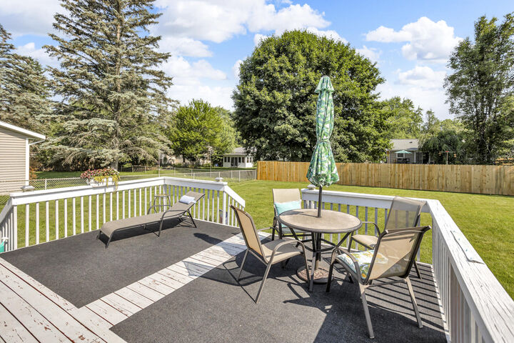 Property Photo: 2606 S Saint Anthony Street MI 49203