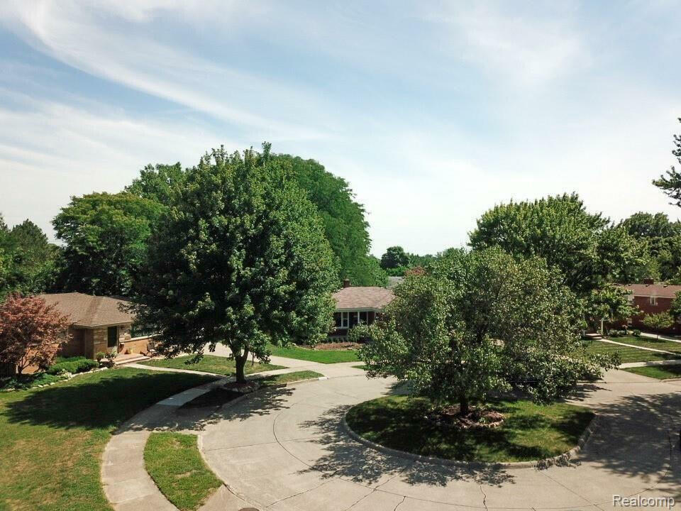Property Photo: 14430 Shadywood Court MI 48170