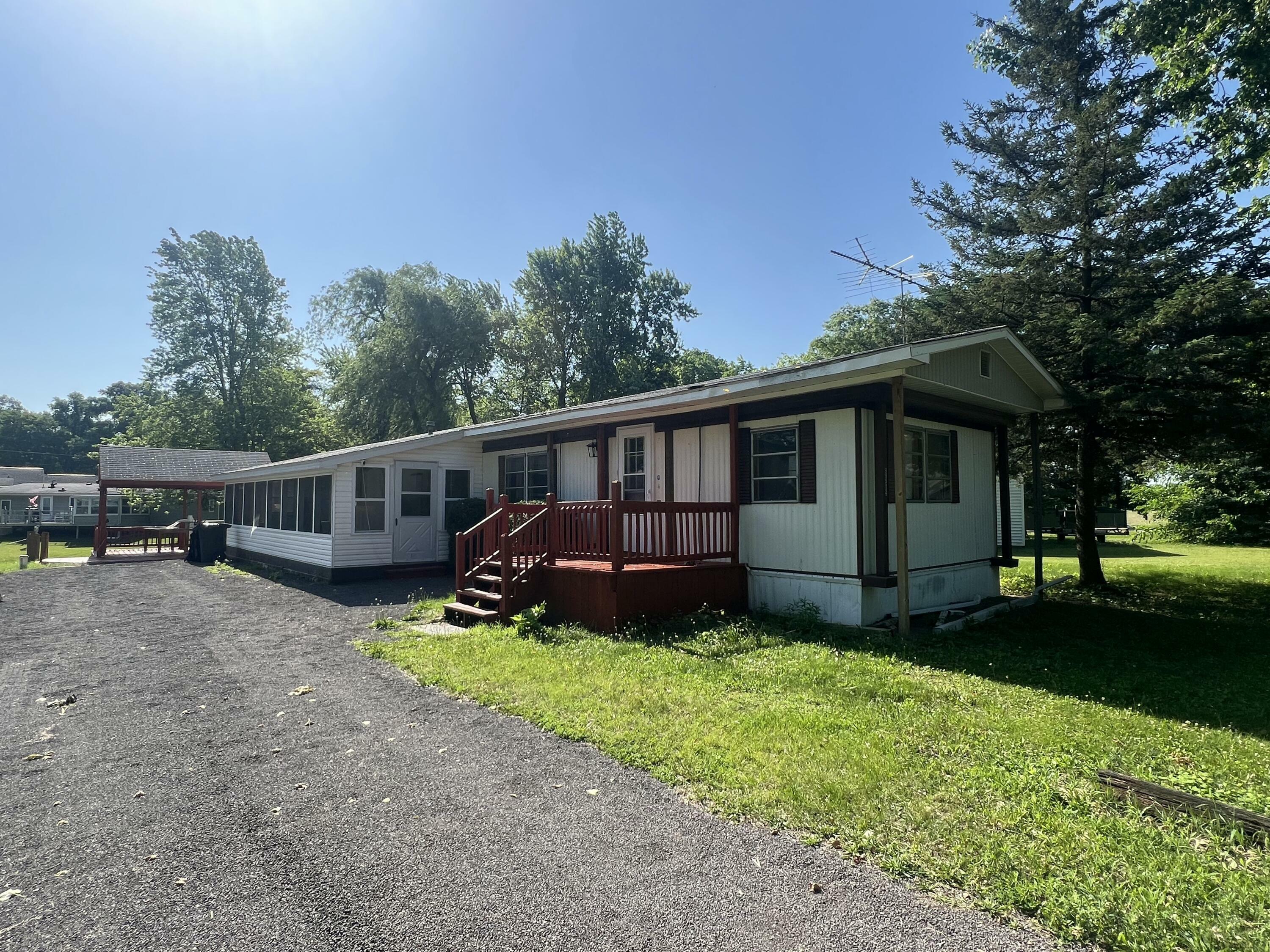 Property Photo: 6915 Rowley Drive MI 49266